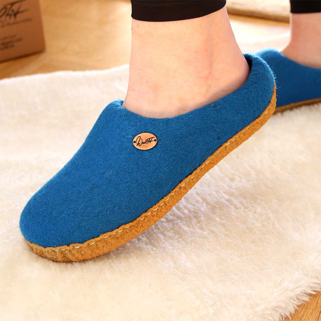Barefoot Slipper Footprint with Natural Rubber Sole, Blue