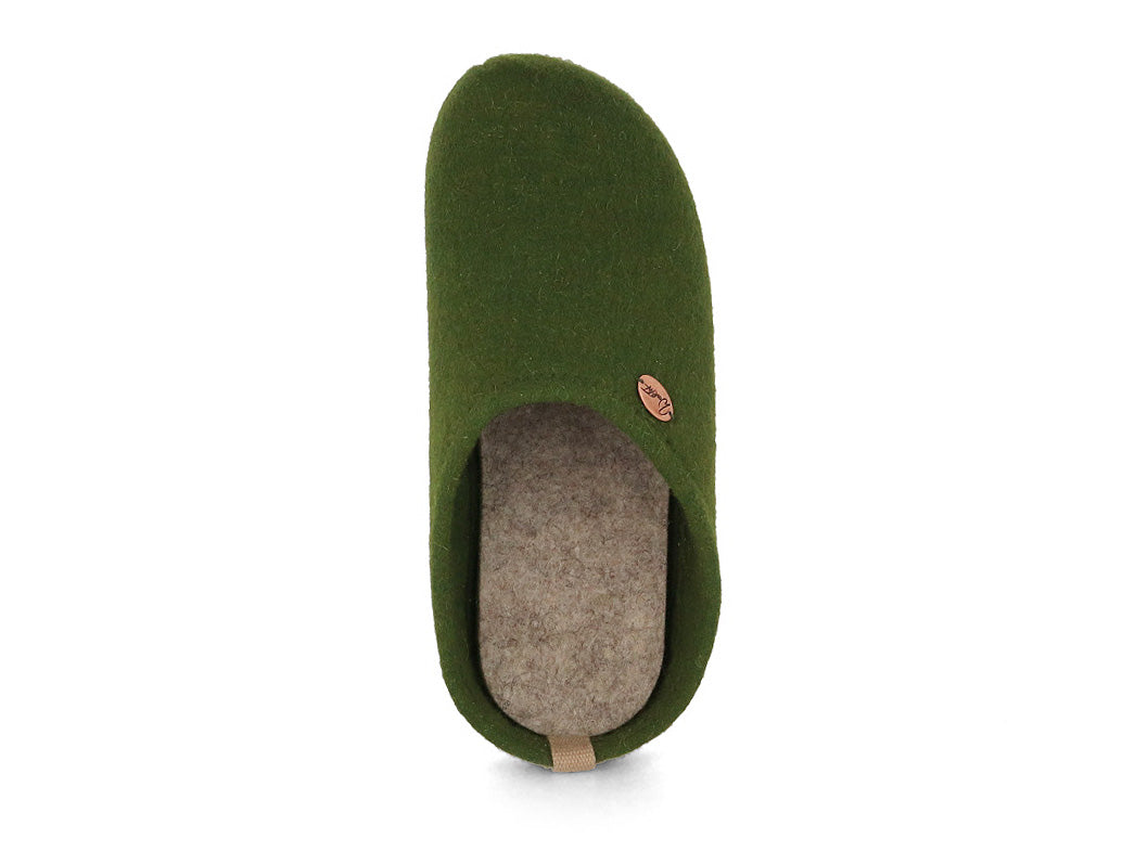 Barefoot felt slippers with plenty of toe room, green