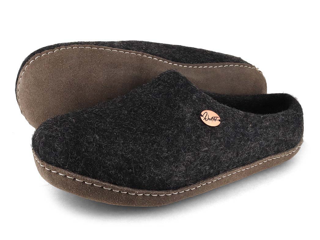 Barefoot Slipper Footprint, graphite