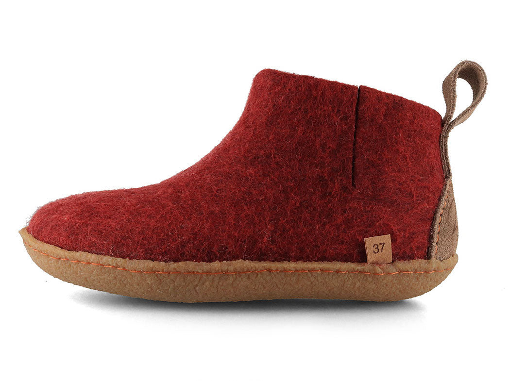 Hut Shoes with Rubber Sole Yeti, dark red