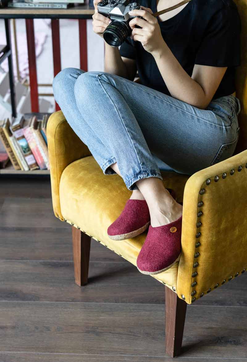 5 classic-pantoffeln-mit-gummisohle-dunkelrot #farbe_dunkelrot