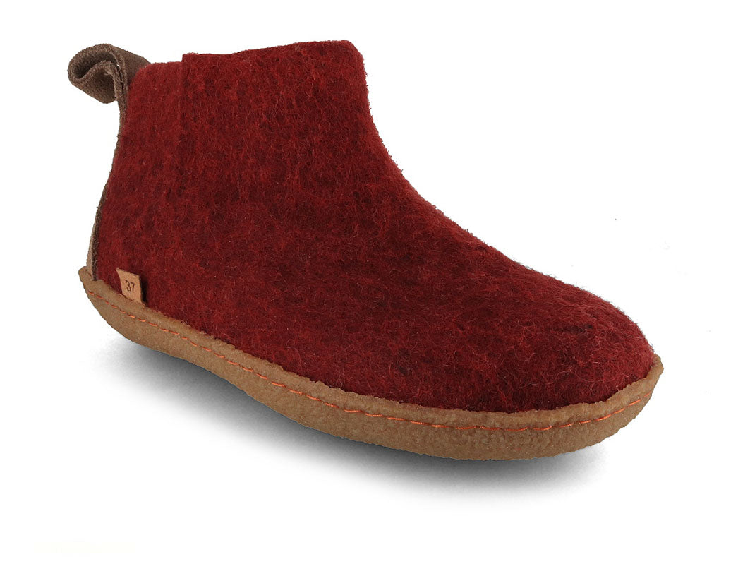 Hut Shoes with Rubber Sole Yeti, dark red