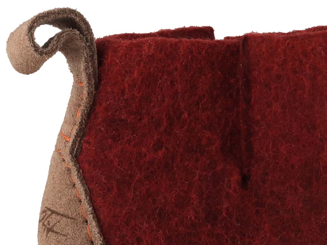 Hut Shoes with Rubber Sole Yeti, dark red