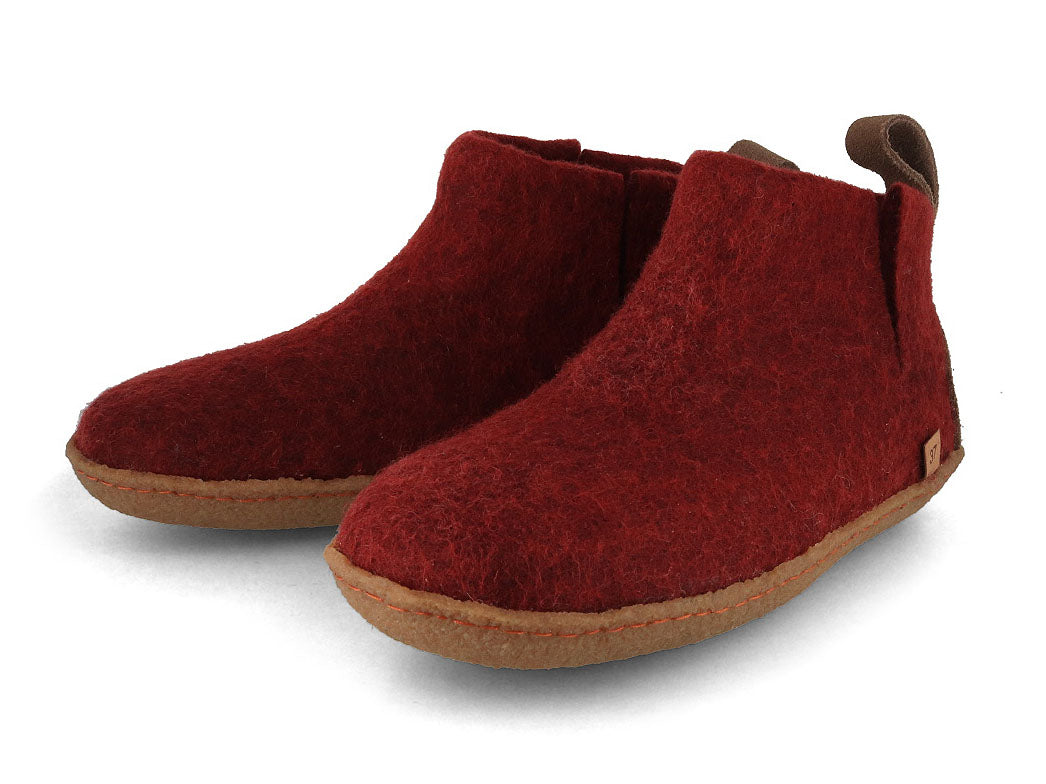 Hut Shoes with Rubber Sole Yeti, dark red