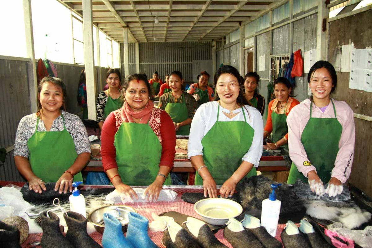 seite tibet-gaestepantoffeln-graphit #farbe_graphit